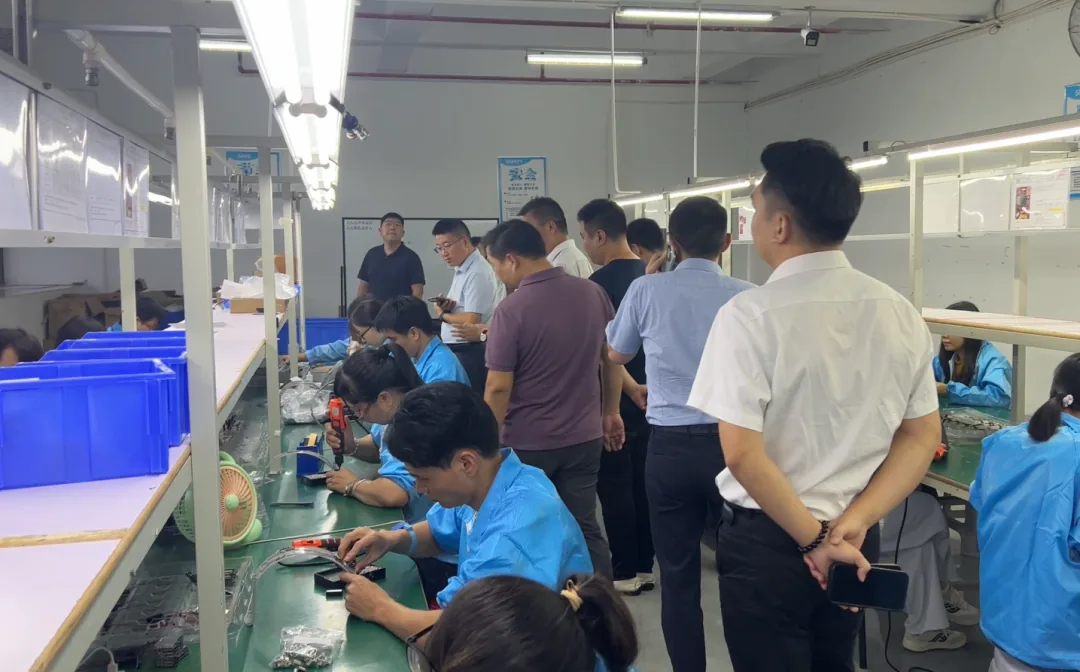 润得科技的智能安全帽，不仅契合"一带一帽"新政需求，更能通过技术创新解决工地安全“老大难”问题。期待企业以政策为契机，持续深化产品与服务，为苏州建筑施工安全添砖加瓦。